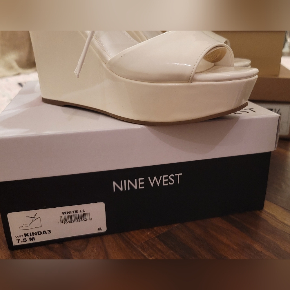 Nine West KINDA 3 faux leather wedge platform sandal 7.5 white patent